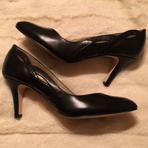Liz Claiborne Rene Pumps; Size 6M